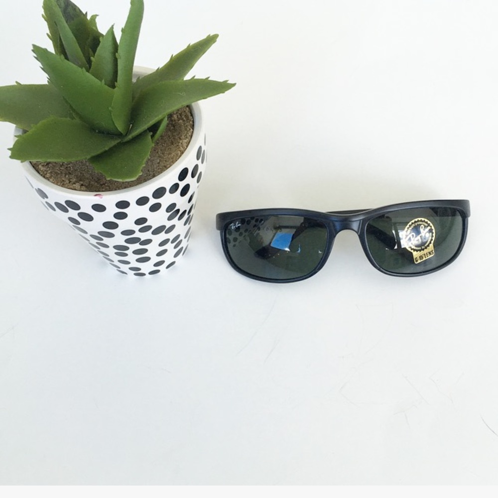 NWT RAY-BAN BLACK SUNGLASSES UNISEX